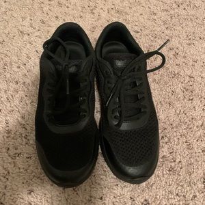 TredSafe Slip Resistant Shoes